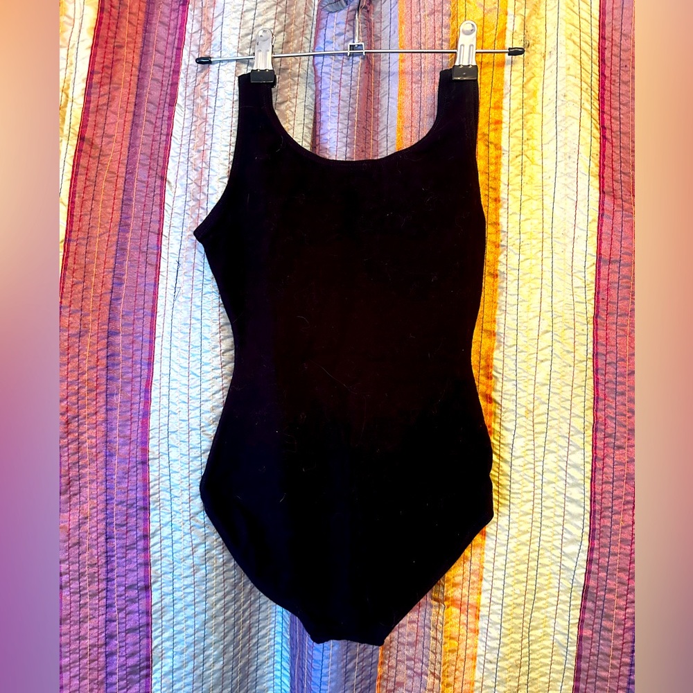 Capezio girls Classic Tank Leotard Girls Large - black